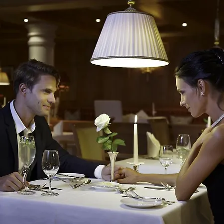 ホテル Salzburgerhof, 5-sterne Von Zell Am ツェル アム ゼー