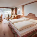 Hotel Salzburgerhof Wellness-, Golf- Und Genießerhotel 5*